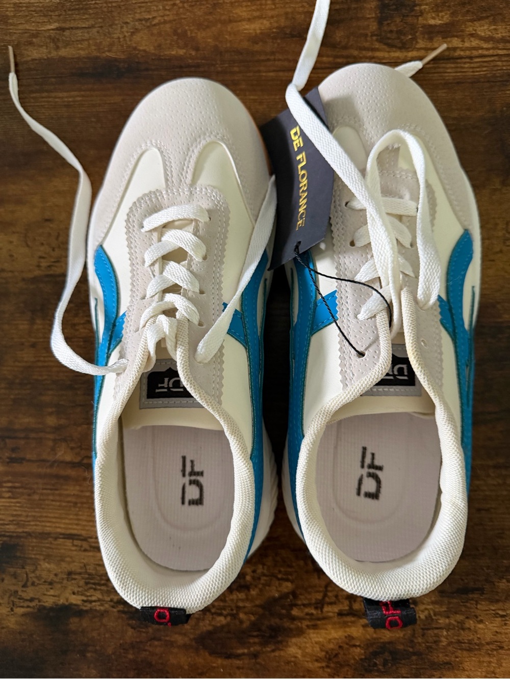 De Florance Cloudea 1.0 White Blue Sneakers NWT Size 8.5